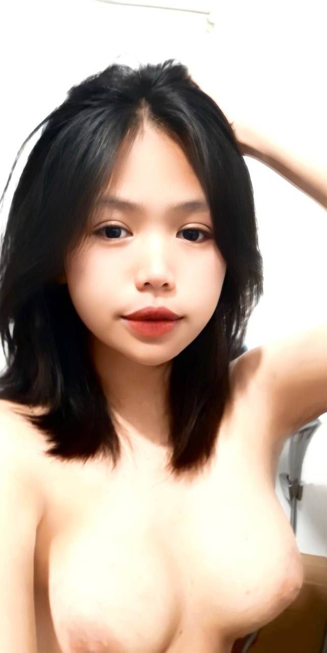 Tôi dừng xe lại vì bạn gái 18 tuổi của tôi muốn được quan hệ và được lấp đầy tinh dịch