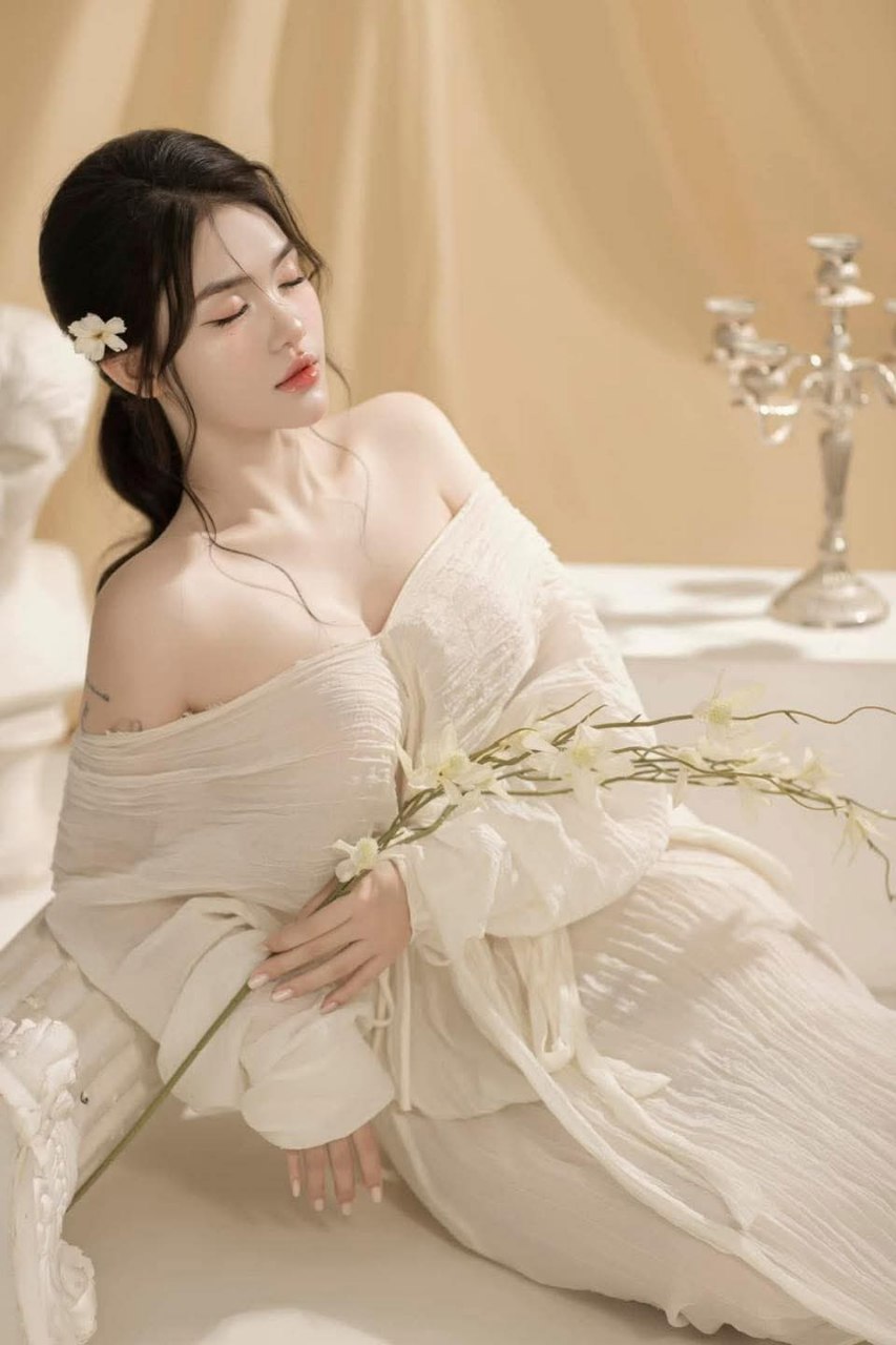 Em ông xã giúp cô bồn chứa tinh của anh trai dâm dục được thoả mãn